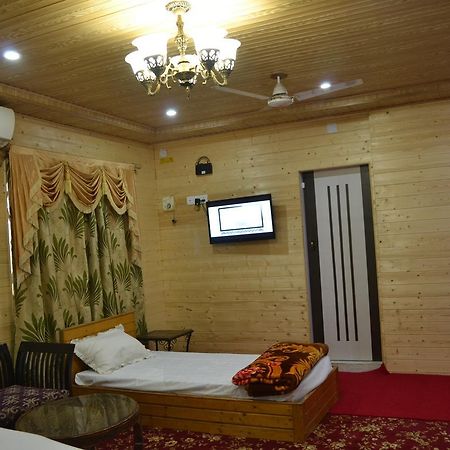 Hotel Grg Residency Срінагар Екстер'єр фото