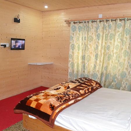 Hotel Grg Residency Срінагар Екстер'єр фото